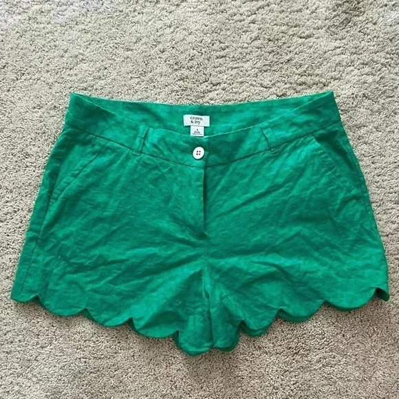 Crown & Ivy women’s scalloped shorts - Picture 1 of 5